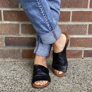 Bueno Turner Genuine Leather Slides Sandals 38